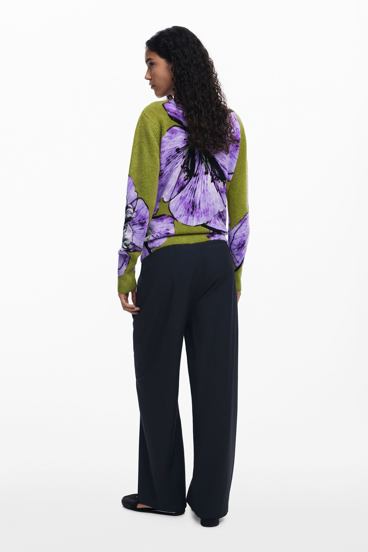 L/S Round Neck Sweater with Orchid Print