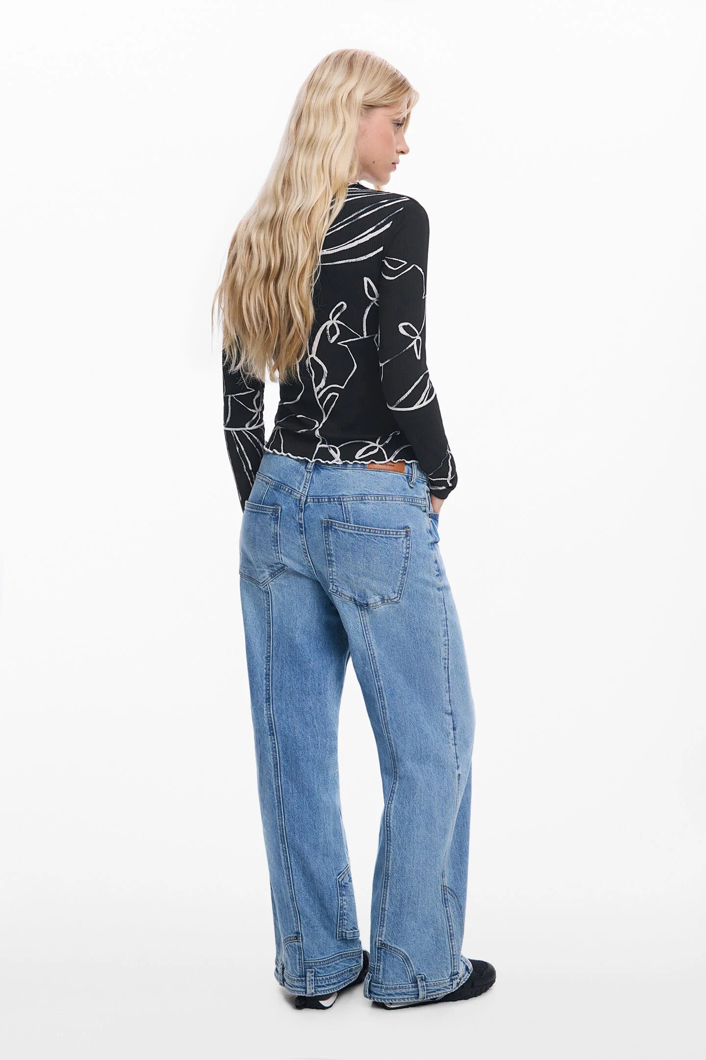 Vase Silhouettes T-shirt