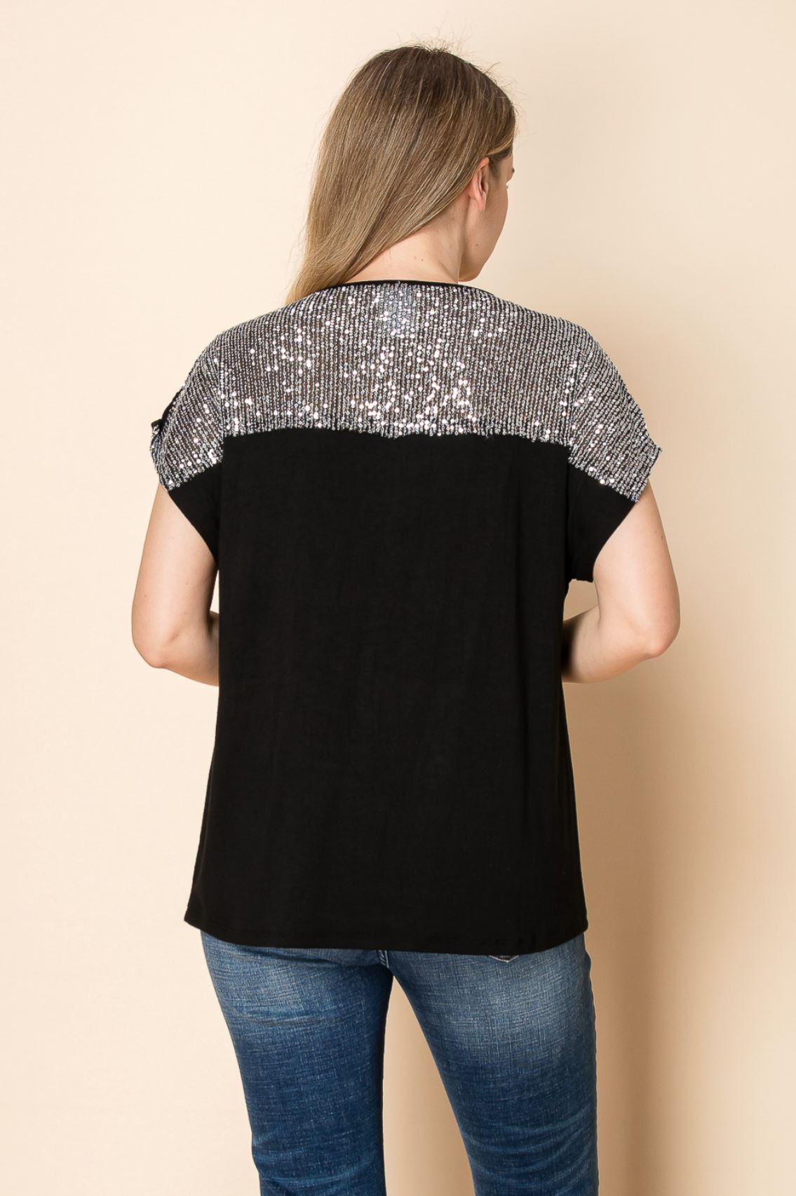 V-Neck S/S Top with Sequins