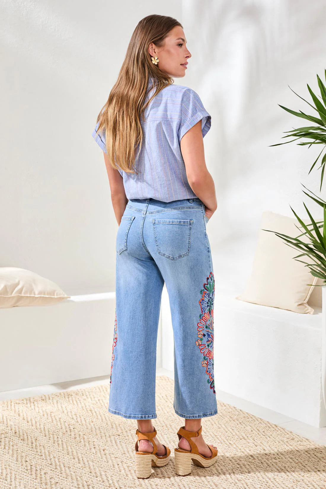 Audrey Wide Crop Jeans with Fancy Embroidery