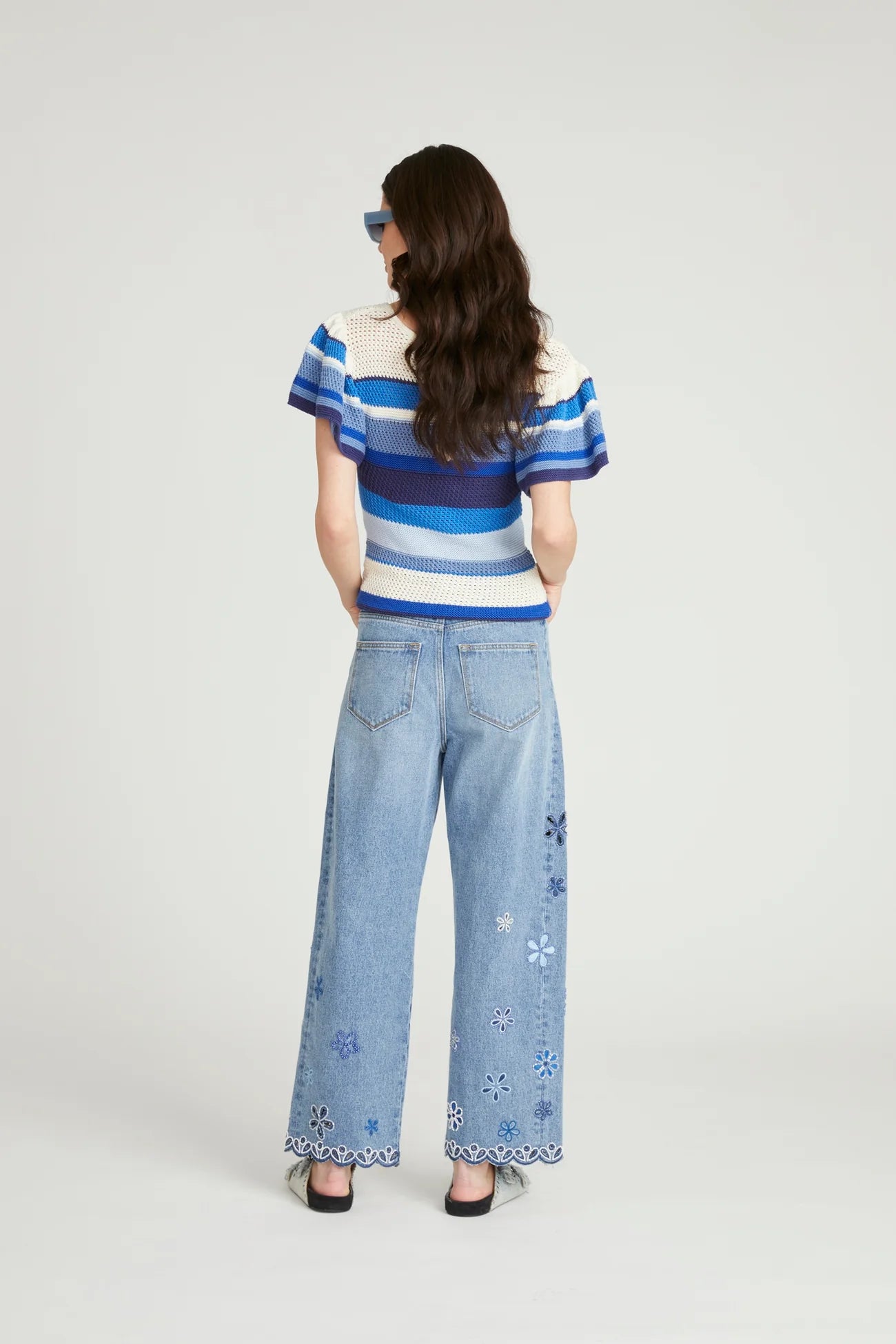 Elaine Barrel - Doily Daisy