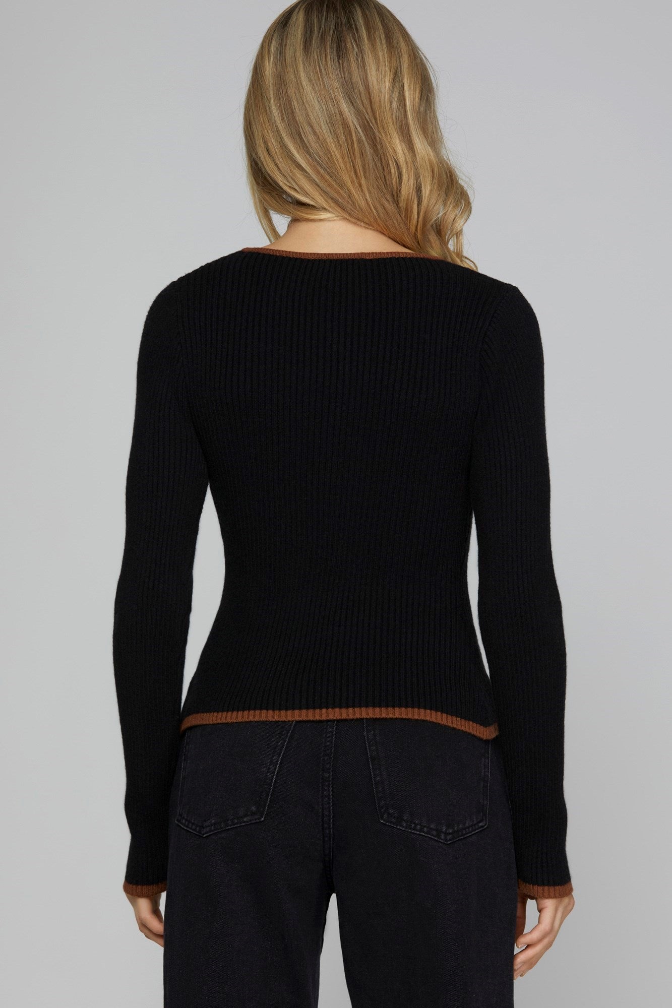 Long Sleeve Sweater with Contrast Binding