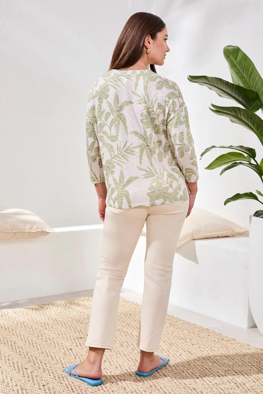 3/4 Sleeve Crew Neck Top