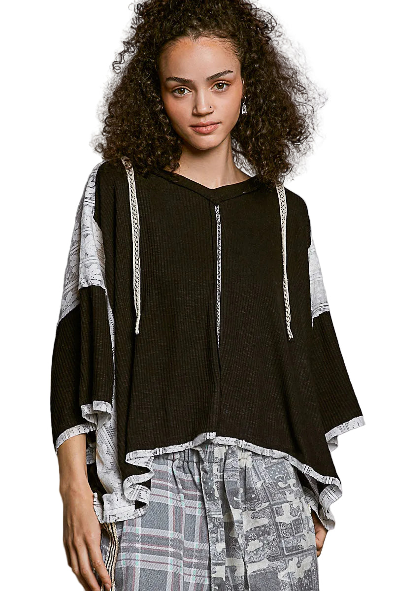 V-Neck S/S Hoodie Top with Lace Patch