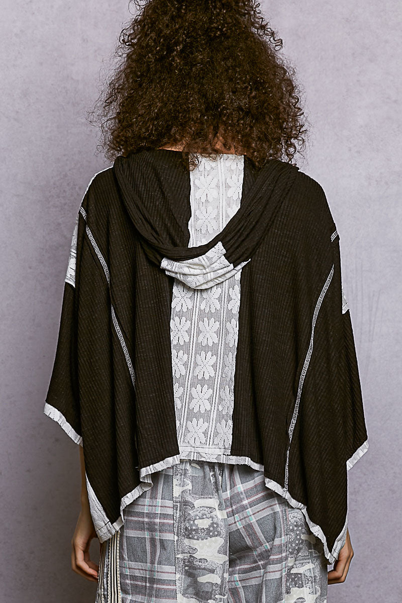 V-Neck S/S Hoodie Top with Lace Patch