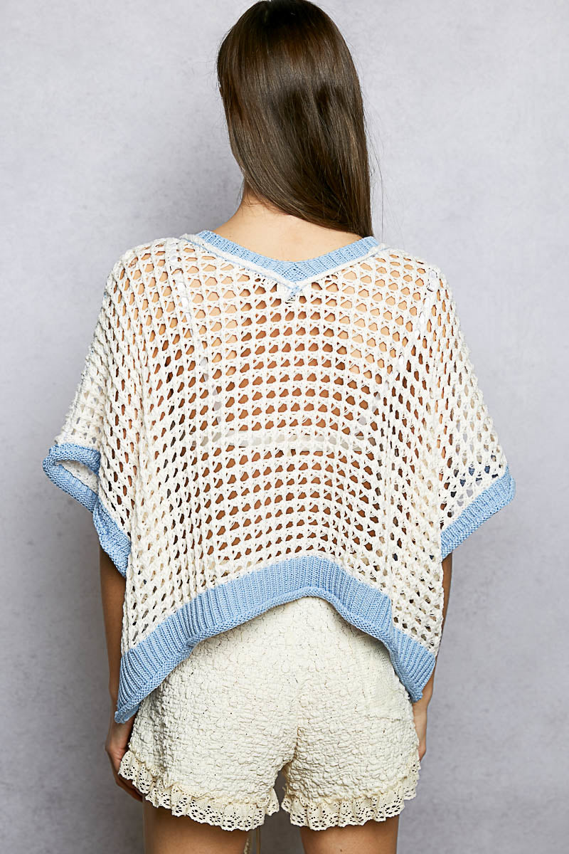 Crochet Sweater with Daisy