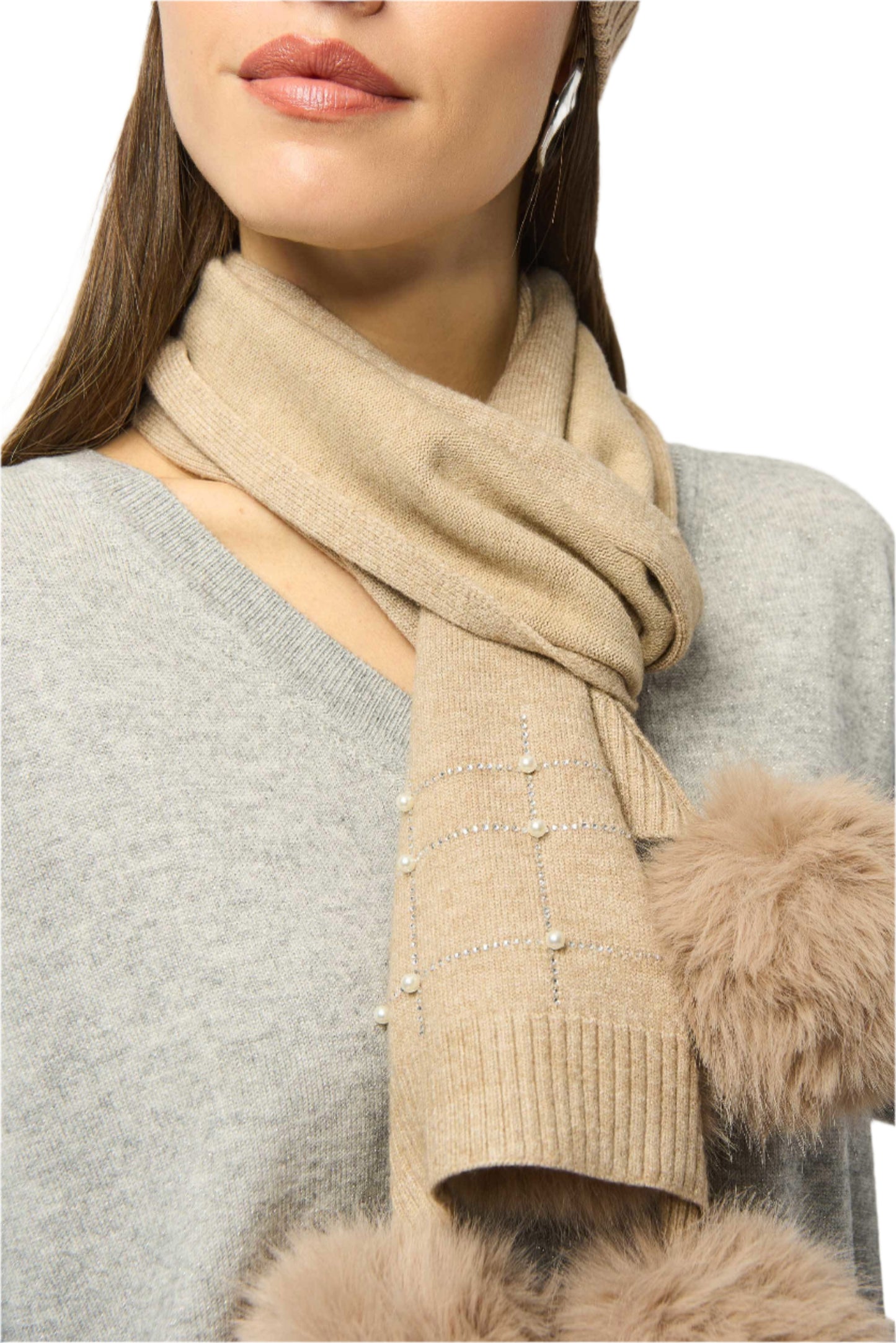 Knitted Faux Fur Pompom Scarf