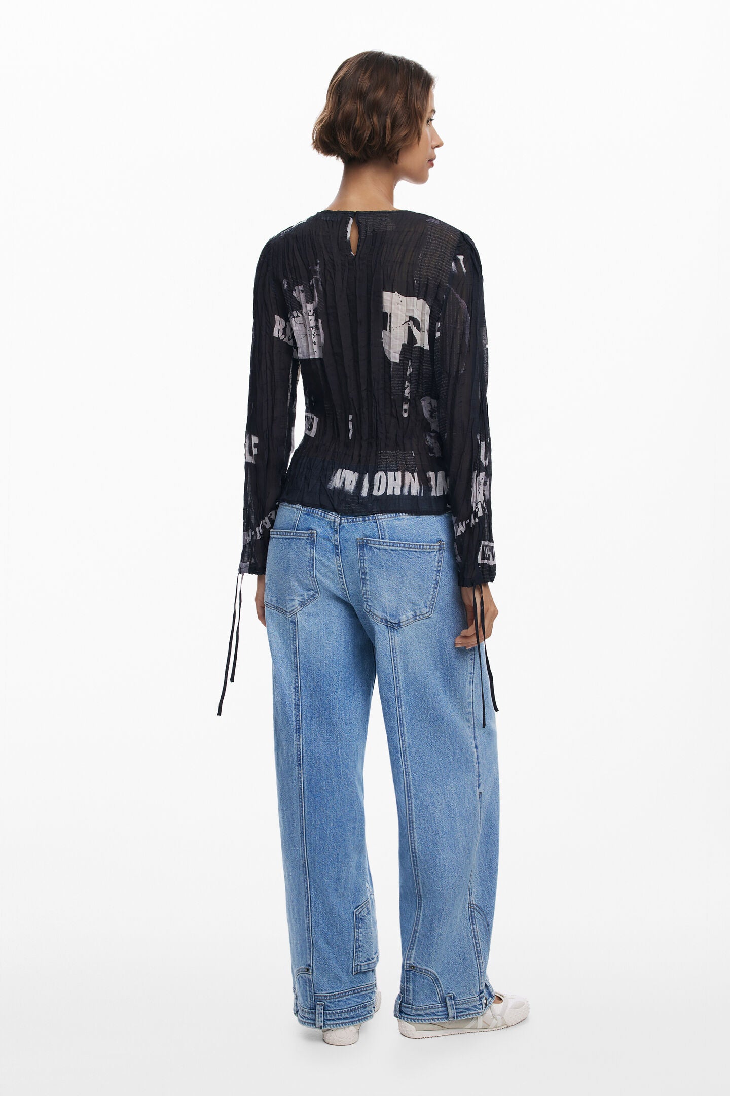 L/S Round Neck Blouse Newspaper Clipping Print