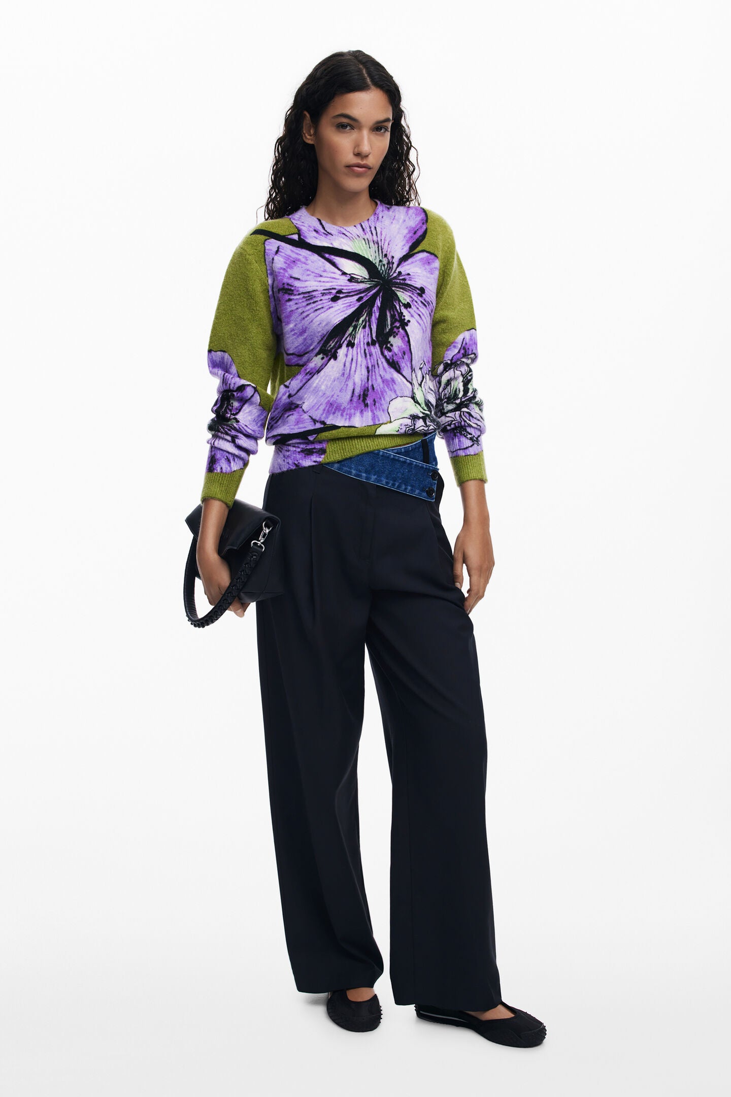 L/S Round Neck Sweater with Orchid Print