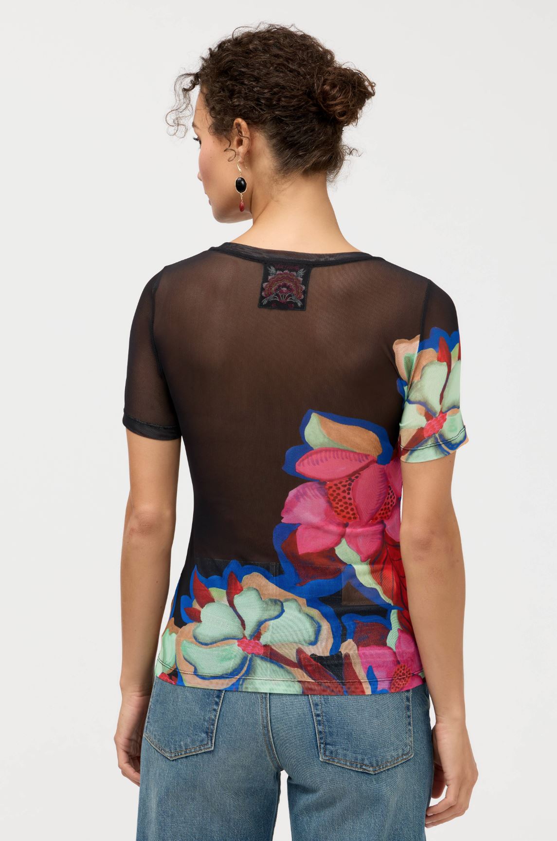 Short Sleeve Scoop Neck Mesh Tee