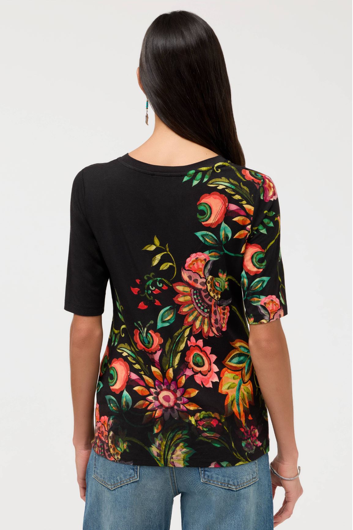 The Janie Favorite Fitted V-Neck Elbow Sleeve Tee