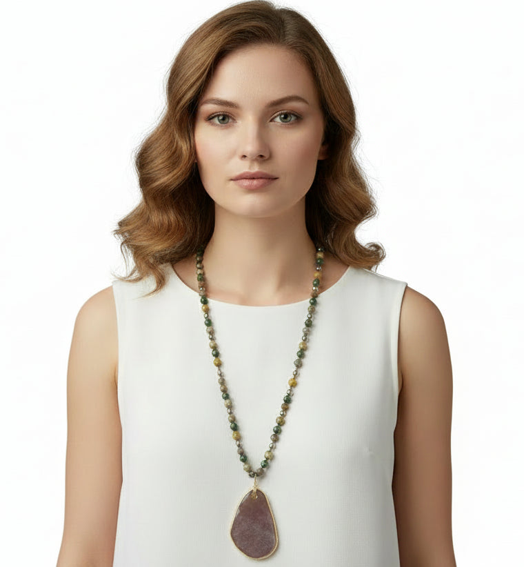 Beaded Necklace with Pendant
