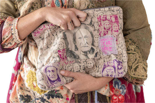 Sitting Bull Zipper Pouch