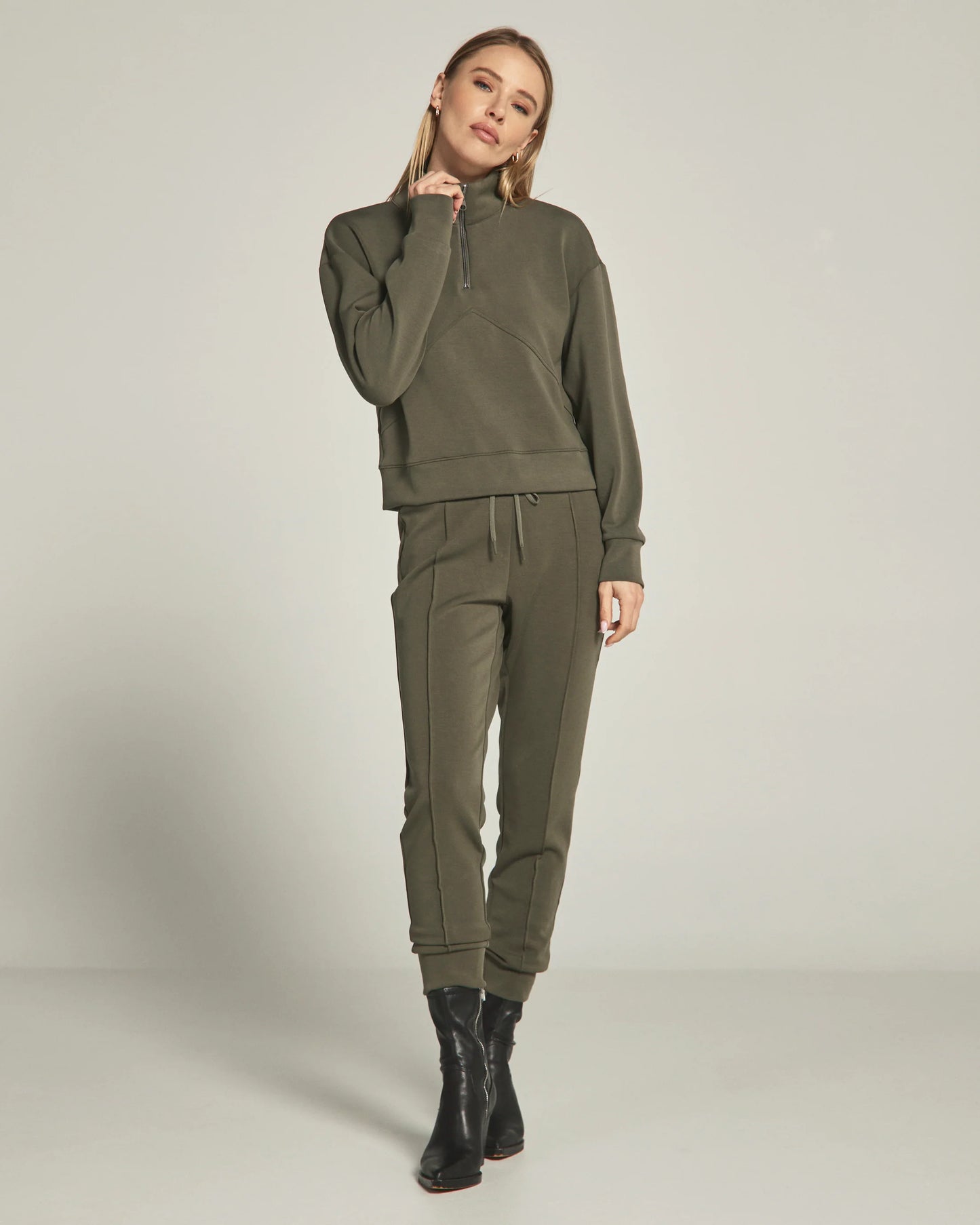 Rev Crop Quarter-Zip