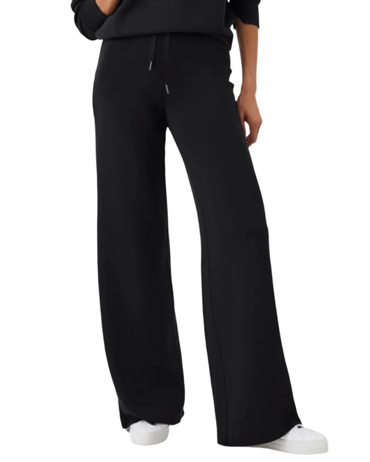 AirEssentials Wide Leg Pant