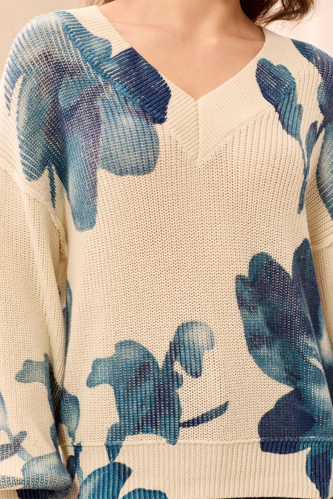 Puff Sleeve Printed V-Neck Sweater