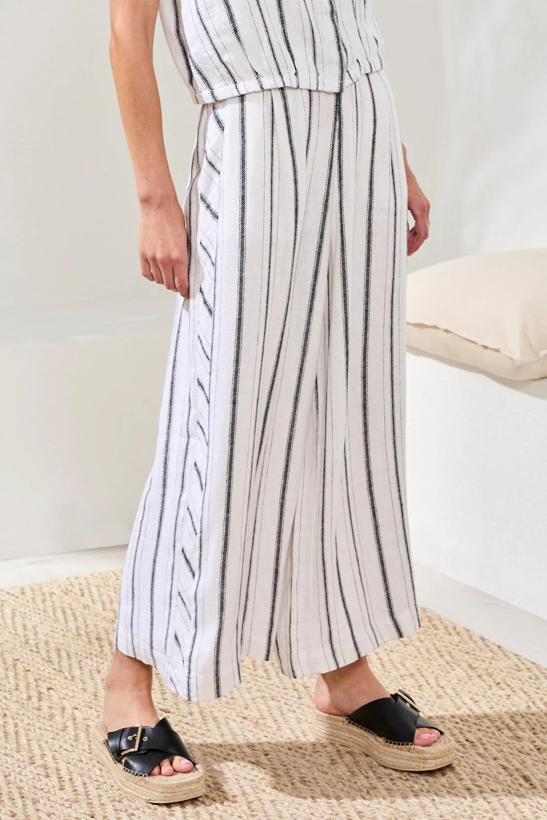 Soft Linen Flowy Wide Leg Crop Pants